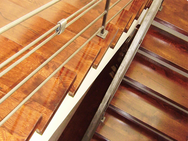 מדרגות עץ, אנו מתייחסים לגרם המדרגות כאל רהיט לכל דבר
