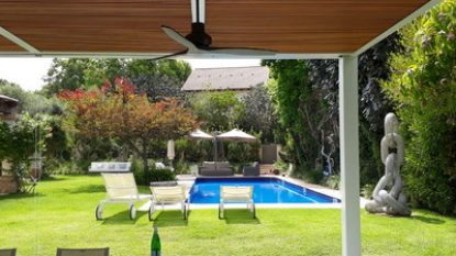 מאוורים, מערכת שמע ועוד מותקנים בפרגולה