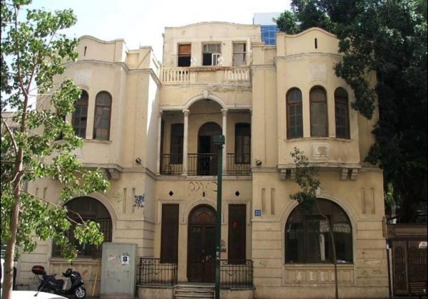 שחזור מדרגות עץ בבית ליטוינסקי