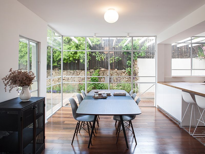 פרקט עץ גושני בוילה בשרון,אדריכלית נוגה פאוסט צלם עדי גלעד